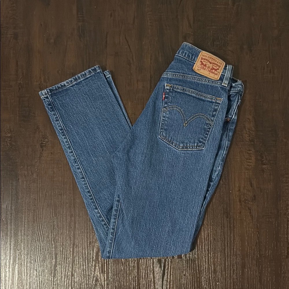 Levi's High Rise Blue Jeans Classic Design